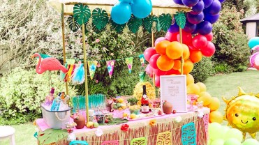 Table setting and decor from Party Delights